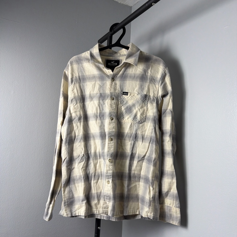 Hollister Men's Beige and Gray Checkered Shirt
